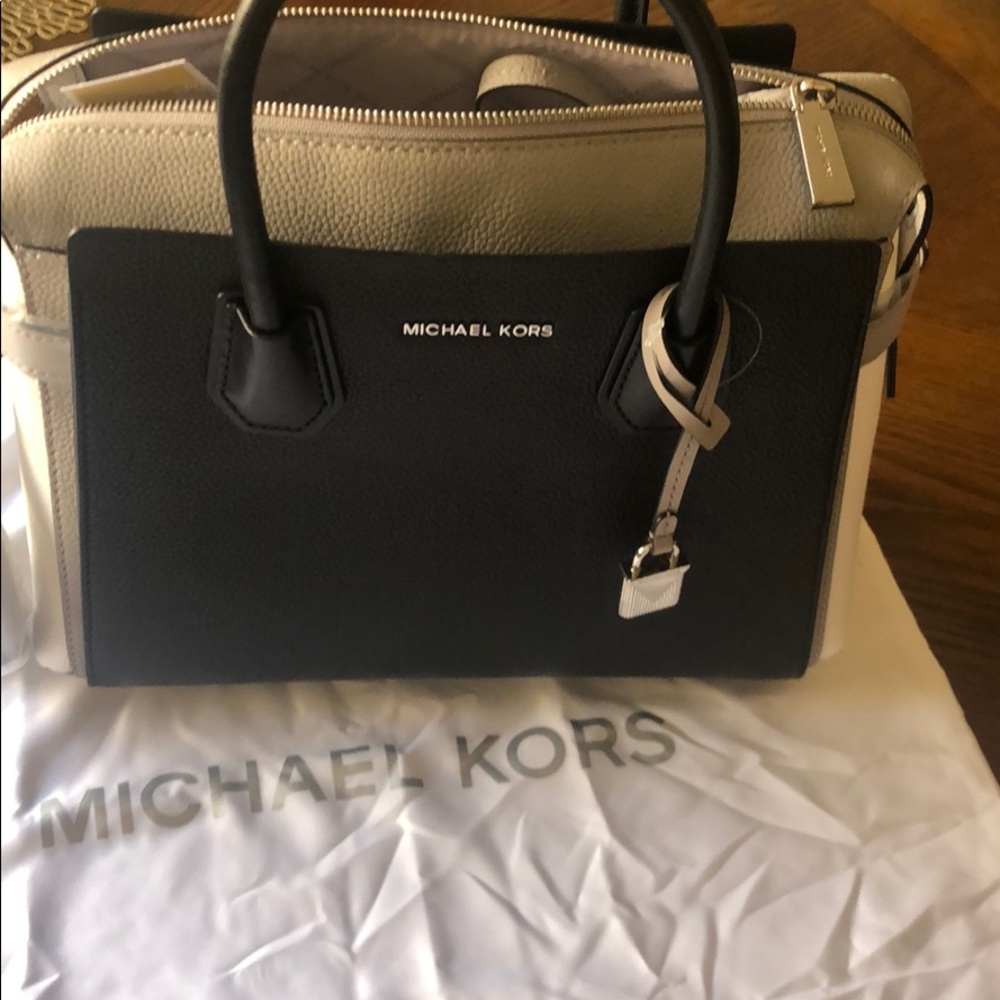 MICHAEL KORS MERCER BELTED MD SATCHEL LEATHER